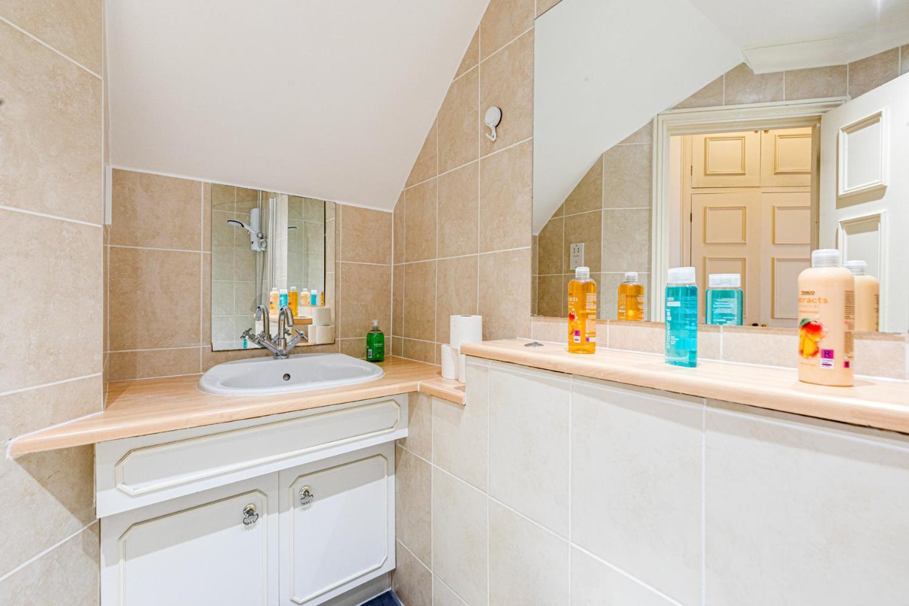 Luxstay2 Earls Court Apartment - Sleeps Up To 8 Londres Exterior foto